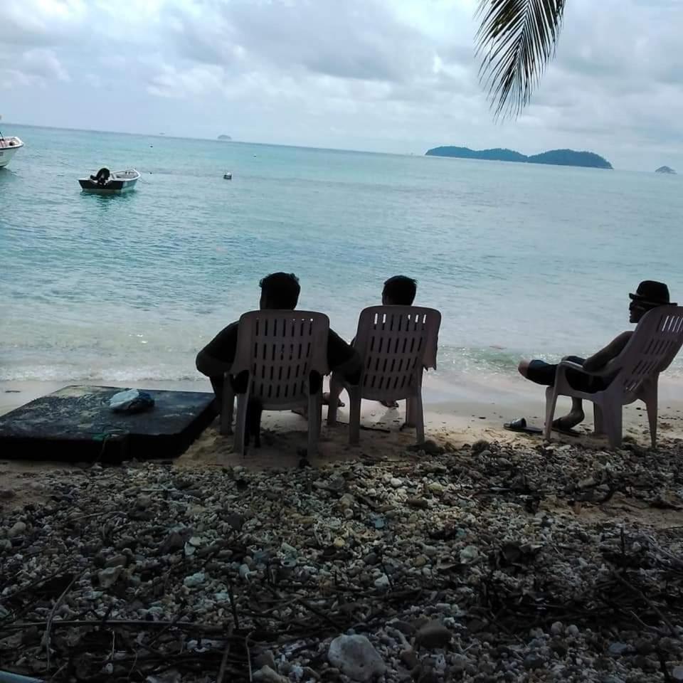 Ella'S Place Salang Tioman Kampong Ayer Batang Exterior foto