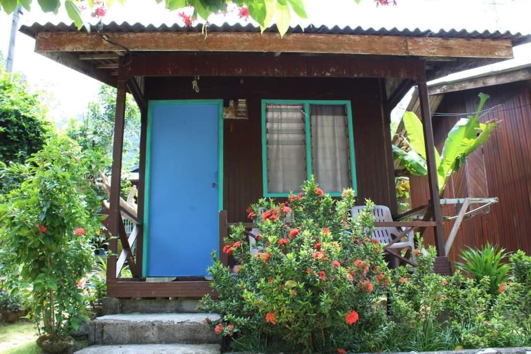 Hotel Ella'S Place Salang Tioman Exterior foto