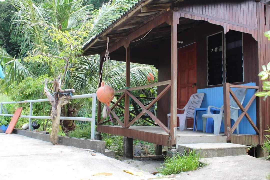 Hotel Ella'S Place Salang Tioman Habitación foto