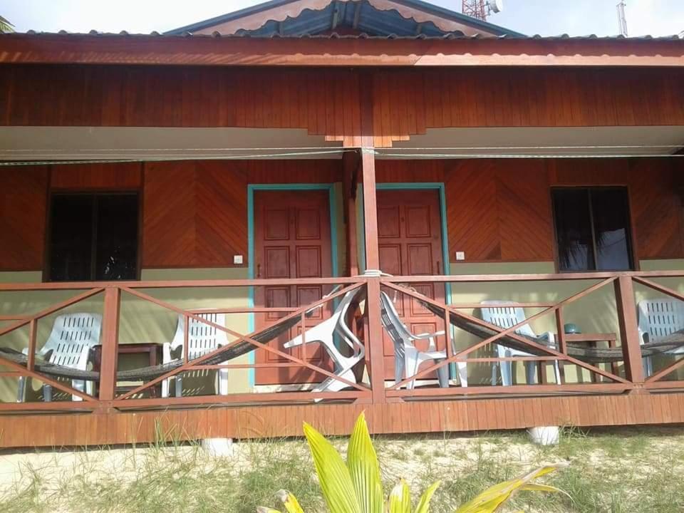 Hotel Ella'S Place Salang Tioman Exterior foto