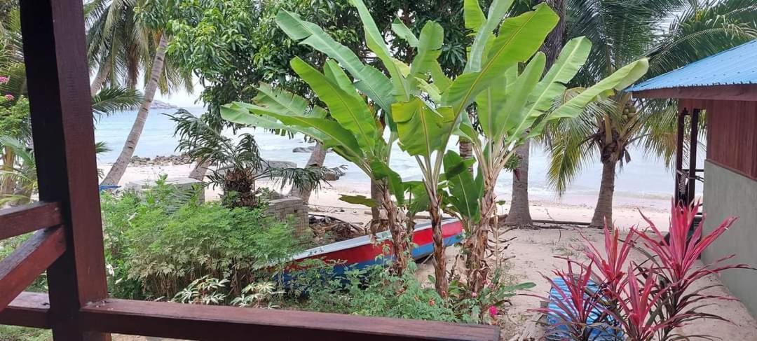 Ella'S Place Salang Tioman Kampong Ayer Batang Habitación foto
