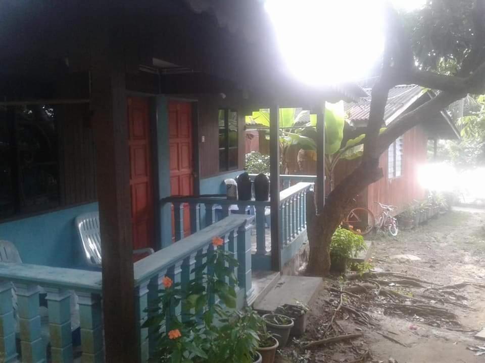 Hotel Ella'S Place Salang Tioman Exterior foto