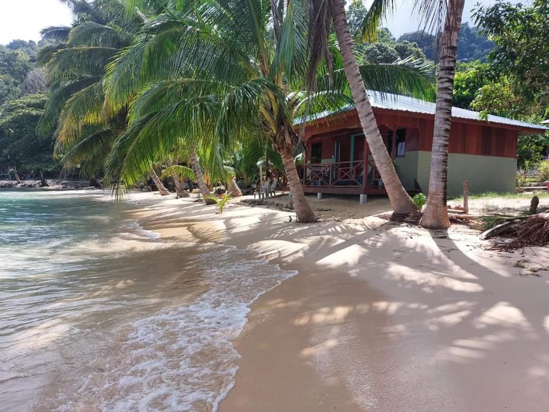 Ella'S Place Salang Tioman Kampong Ayer Batang Exterior foto