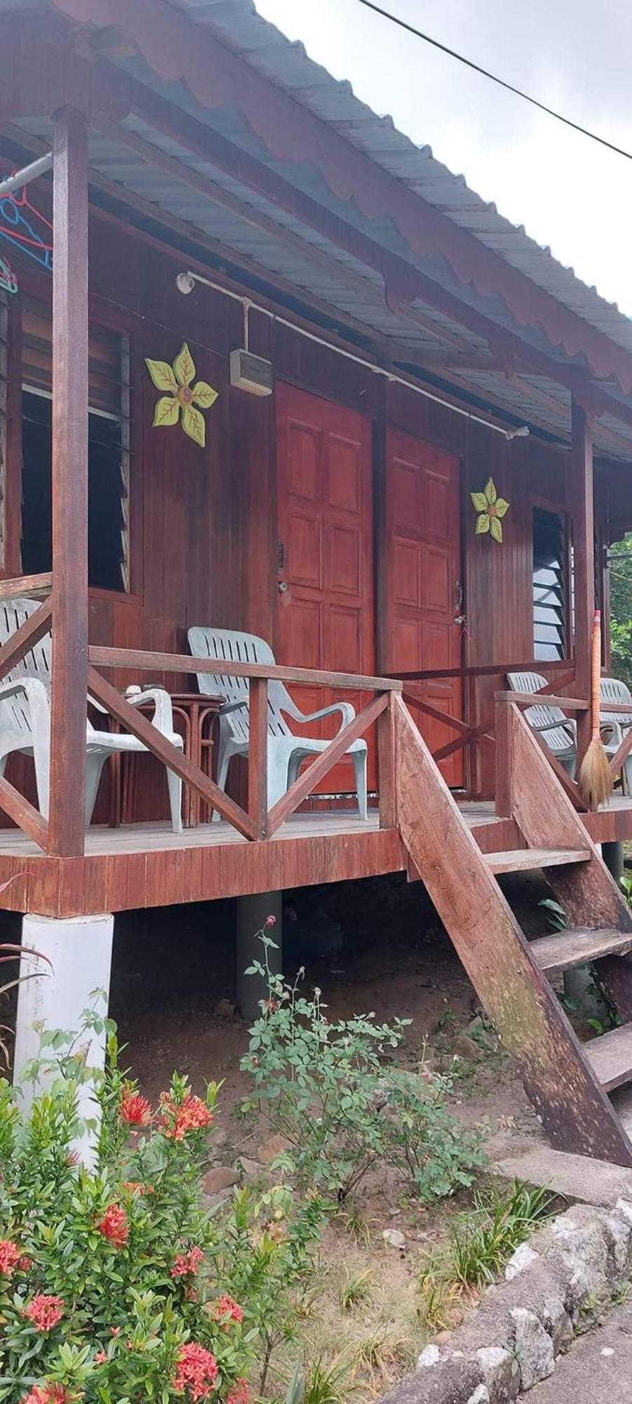 Hotel Ella'S Place Salang Tioman Exterior foto