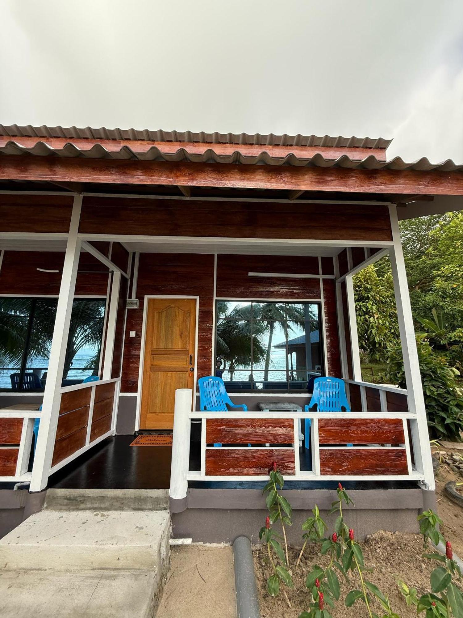 Ella'S Place Salang Tioman Kampong Ayer Batang Exterior foto