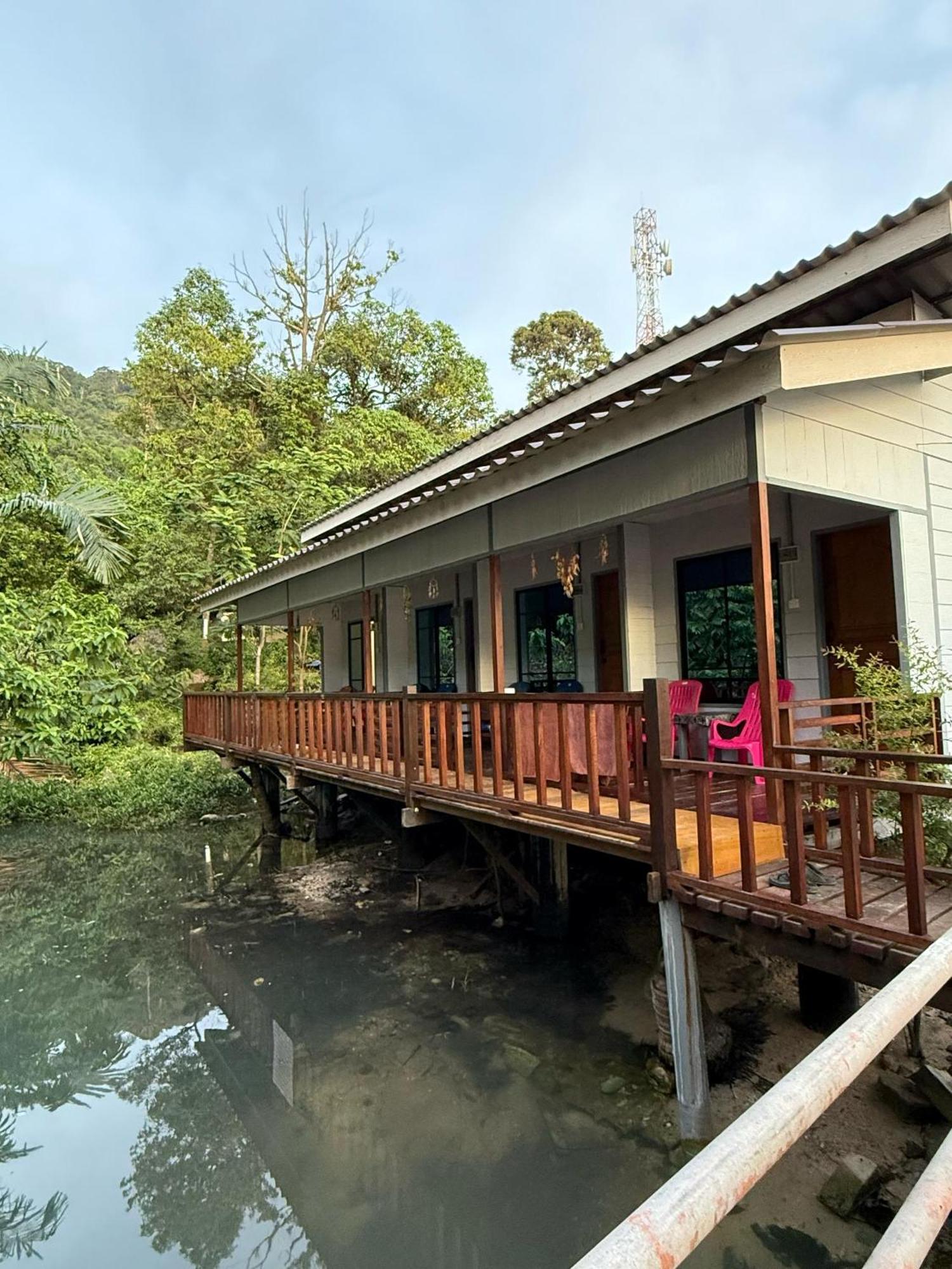 Ella'S Place Salang Tioman Kampong Ayer Batang Habitación foto