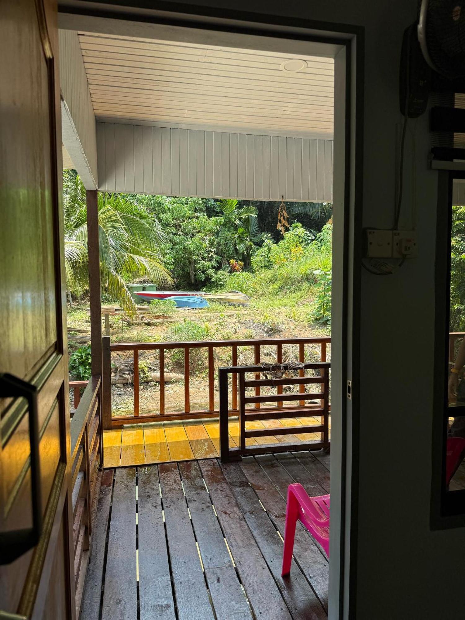 Ella'S Place Salang Tioman Kampong Ayer Batang Exterior foto